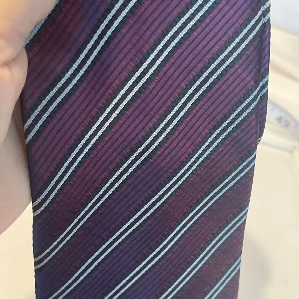 Luciano Soprani 100% Silk Tie Necktie Made In Italy Iridescent Repp Purple Black